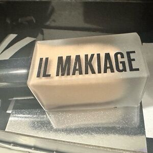 Il Makiage Woke Up Like This foundation shade 35 (NEW IN BOX)